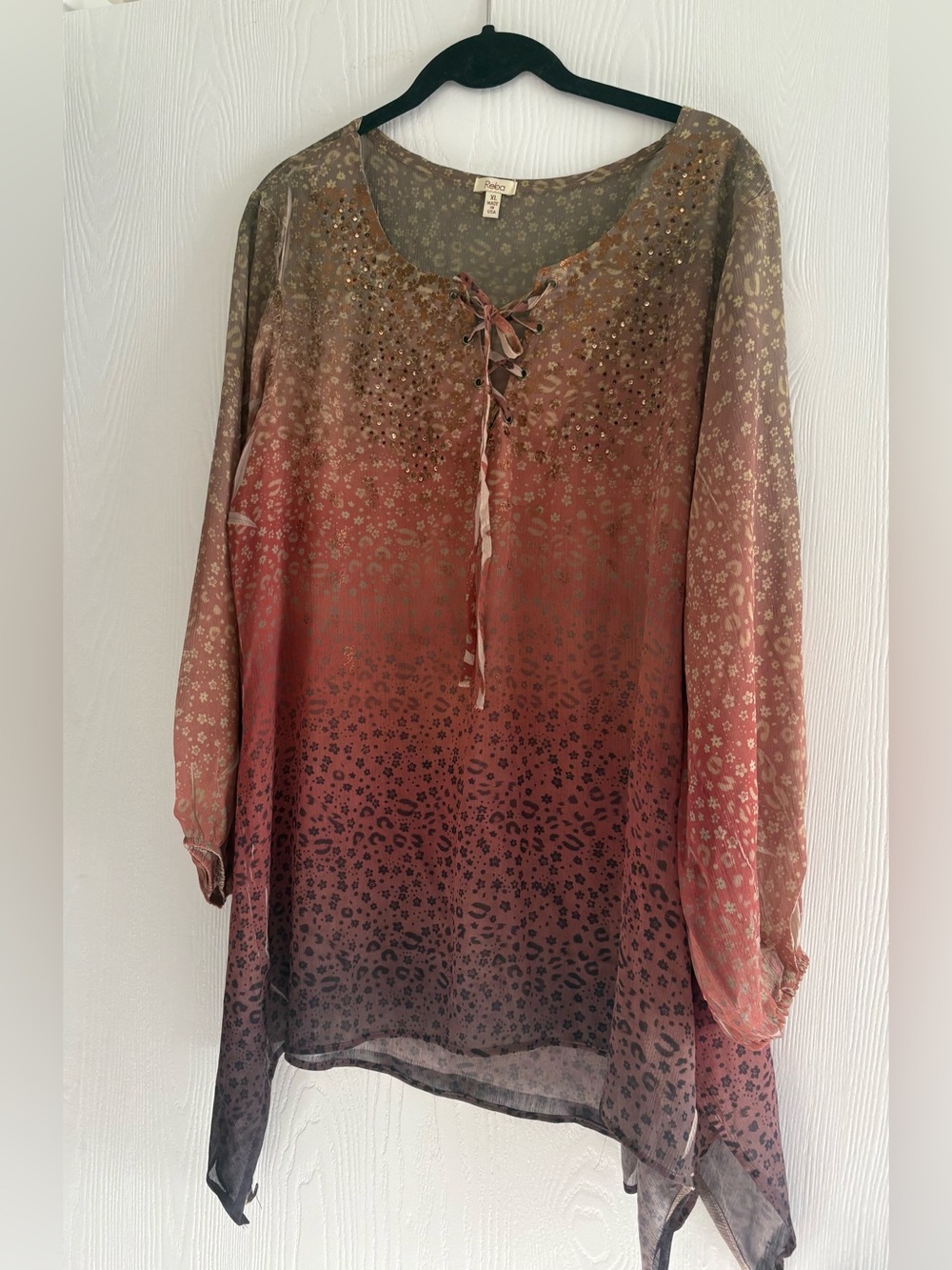 Reba lightweight  Ombré tunic with 3/4 sleeves crystals & studs in blouse XL